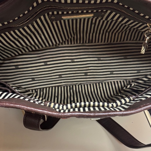 L.A.M.B. Rasta Tote! - Picture 2 of 9